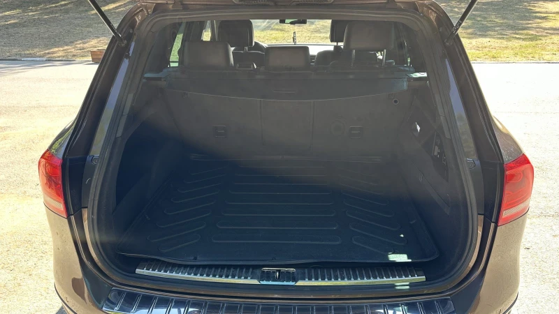 VW Touareg, снимка 12 - Автомобили и джипове - 53508466