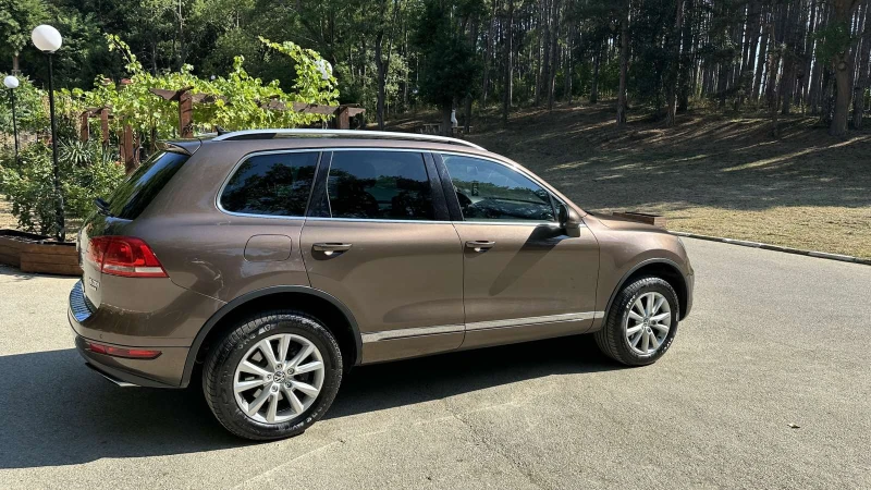 VW Touareg, снимка 5 - Автомобили и джипове - 53508466