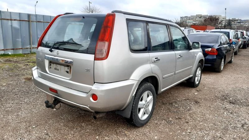 Nissan X-trail 2.0 i, снимка 4 - Автомобили и джипове - 32455651