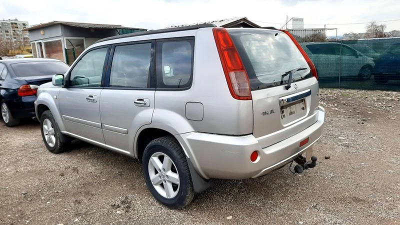 Nissan X-trail 2.0 i, снимка 3 - Автомобили и джипове - 32455651