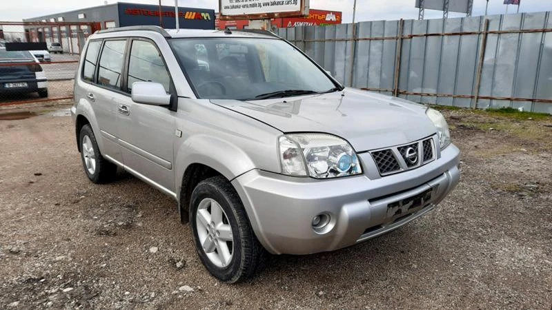 Nissan X-trail 2.0 i, снимка 2 - Автомобили и джипове - 32455651