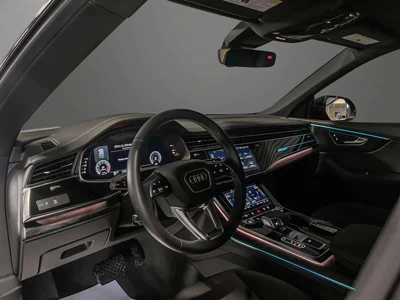 Audi Q8 * Progressiv * CARFAX * БЕЗ ПЪРВОНАЧАЛНА ВНОСКА, снимка 4 - Автомобили и джипове - 54760651