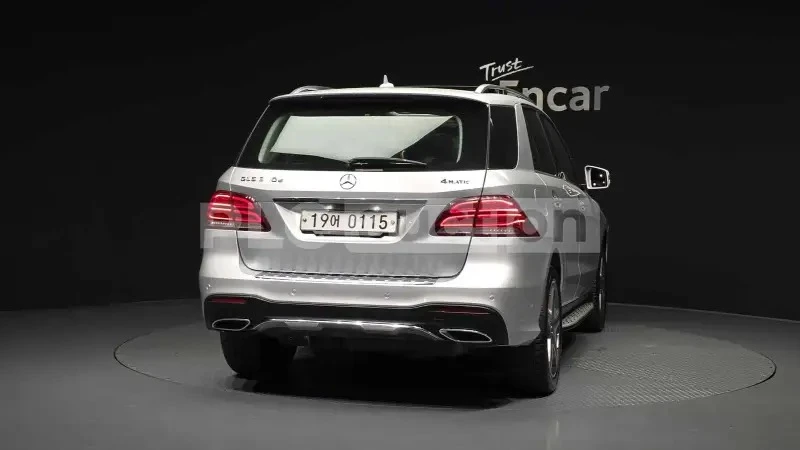 Mercedes-Benz GLE 350 4MATIC/ПАНОРАМА/ФИКСИРАНА ЦЕНА ДО БГ, снимка 4 - Автомобили и джипове - 54928449