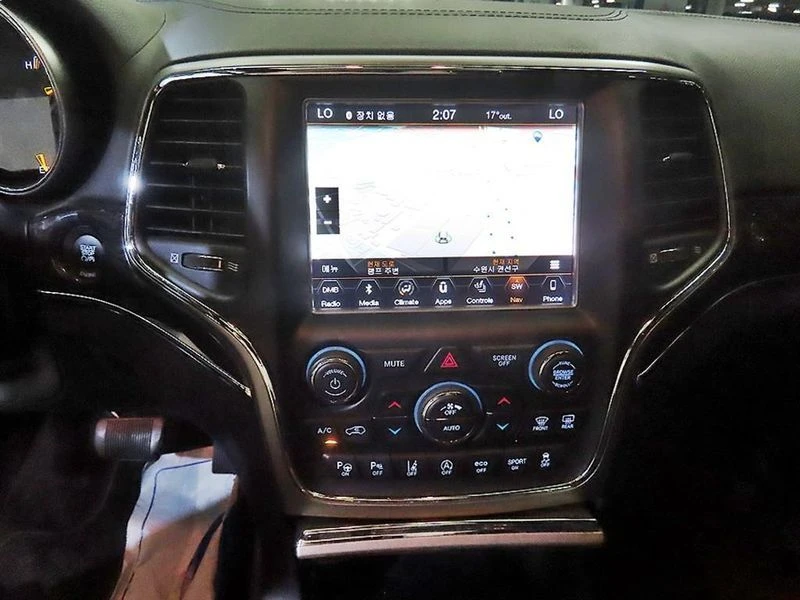 Jeep Cherokee 3.6 Overland| 295к.с.| ВКЛ.ТЕХНОТЕСТ, снимка 11 - Автомобили и джипове - 55130387