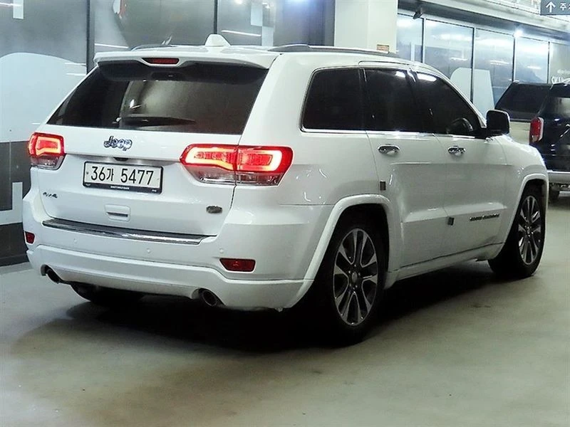 Jeep Cherokee 3.6 Overland| 295к.с.| ВКЛ.ТЕХНОТЕСТ, снимка 4 - Автомобили и джипове - 55130387