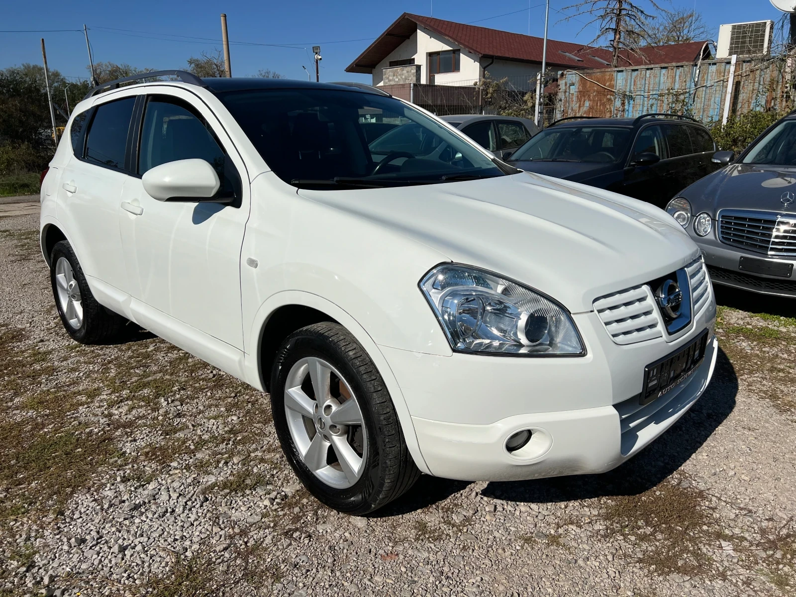 Nissan Qashqai 2.0 i Schweiz - изображение 4