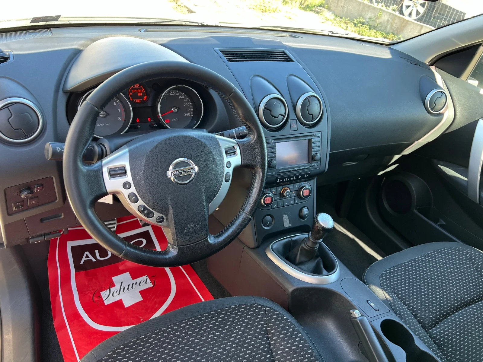 Nissan Qashqai 2.0 i Schweiz - изображение 8