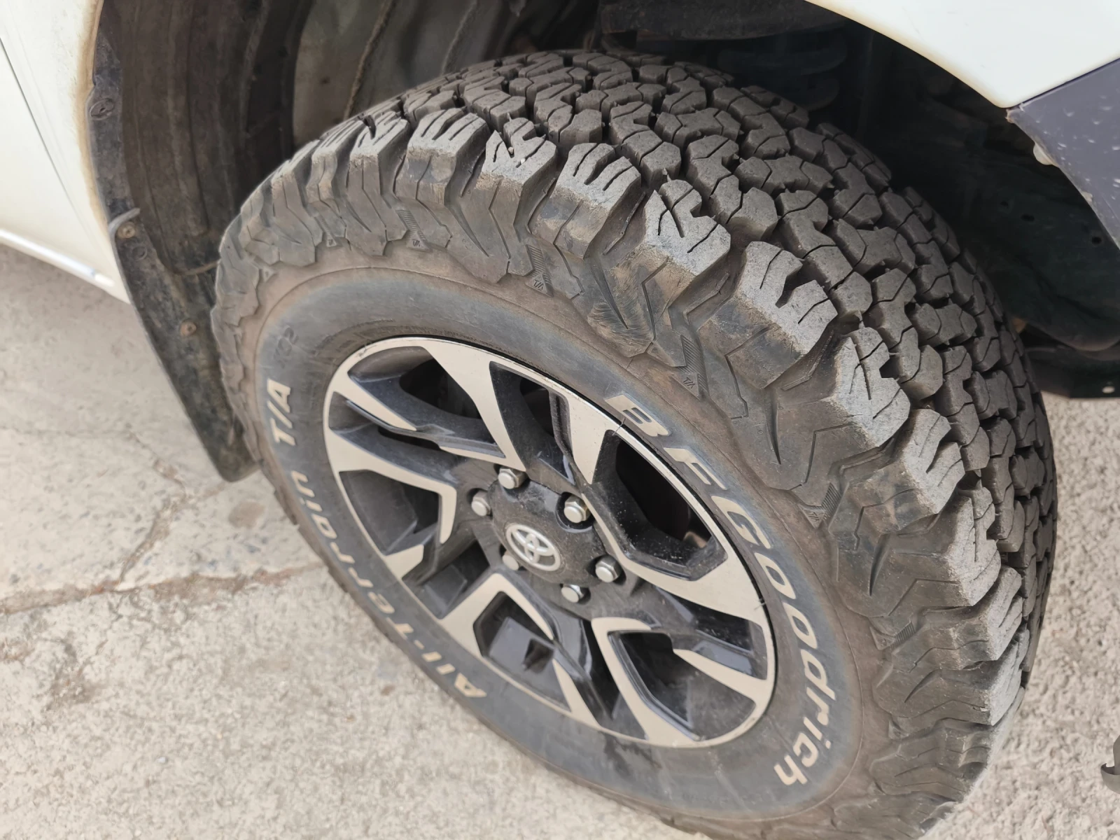 Toyota Hilux  - изображение 10