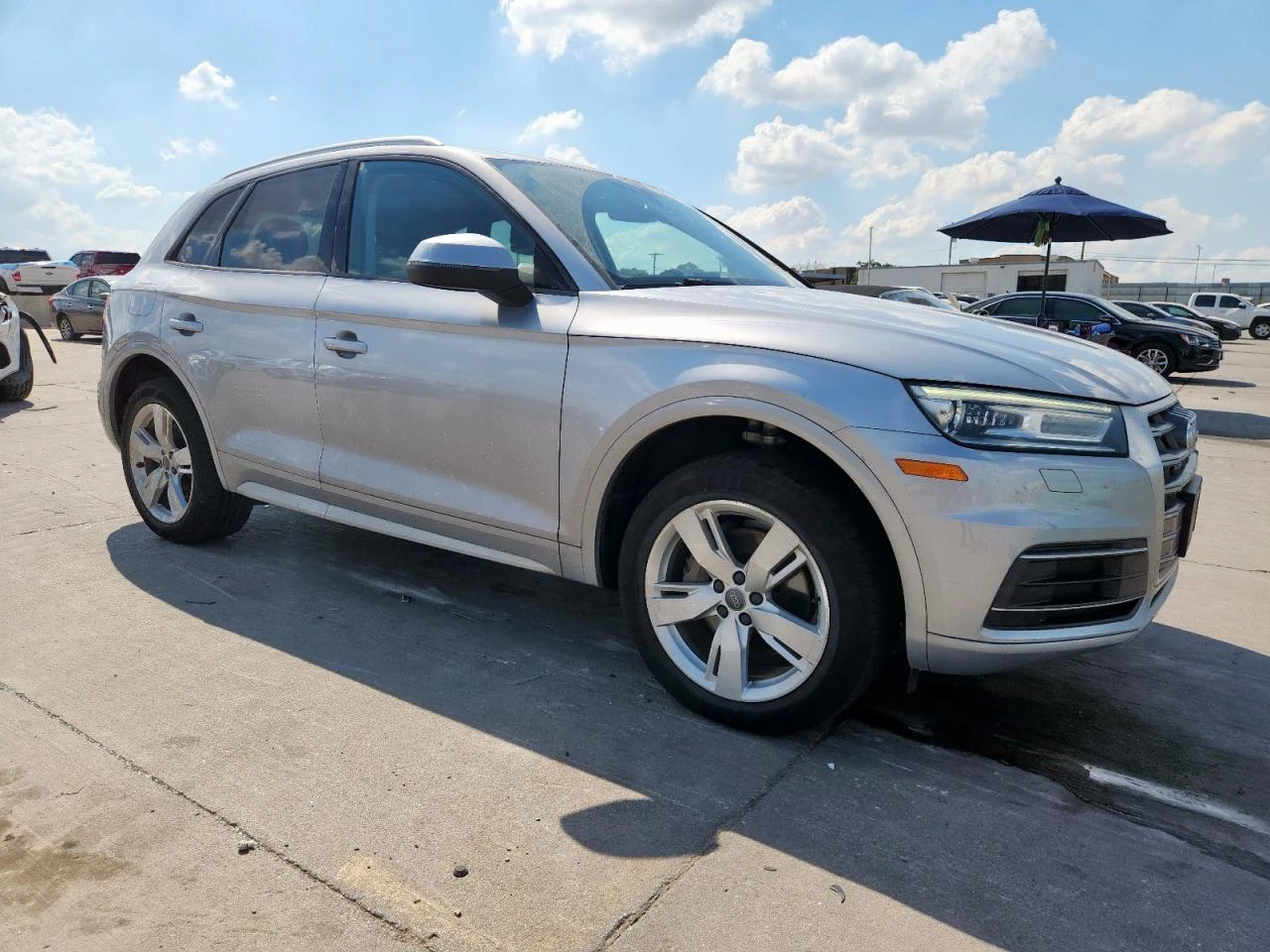 Audi Q5 2.0TFSI QUATTRO| DIGITAL DASH| КАМЕРА| ПОДГРЕВ, снимка 4 - Автомобили и джипове - 54085338
