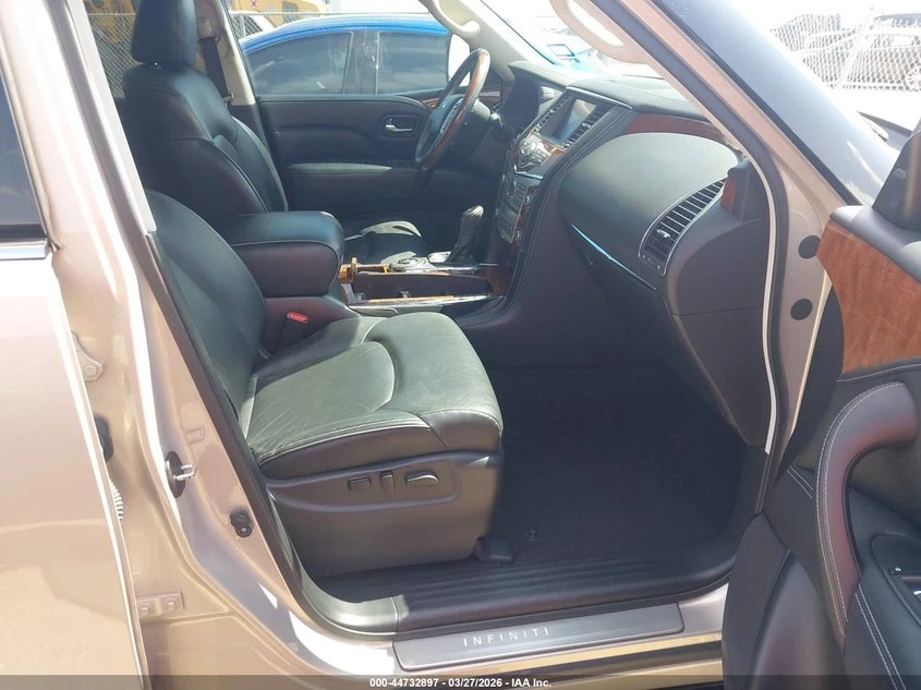 Infiniti QX80 5.6l Luxe, снимка 5 - Автомобили и джипове - 54309090