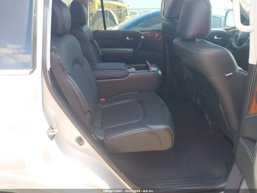Infiniti QX80 5.6l Luxe, снимка 8 - Автомобили и джипове - 54309090
