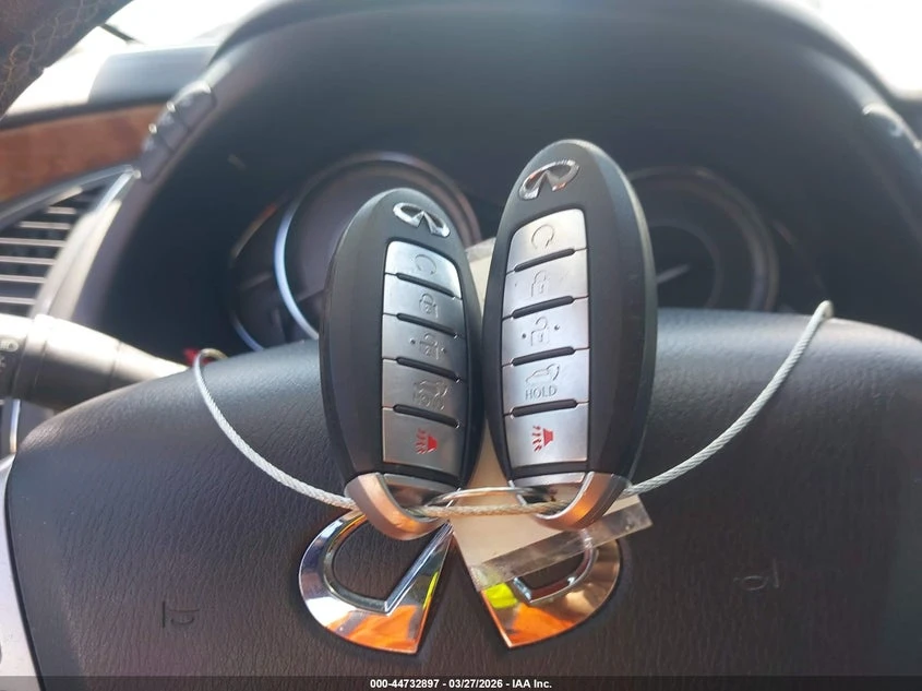 Infiniti QX80 5.6l Luxe, снимка 11 - Автомобили и джипове - 54309090