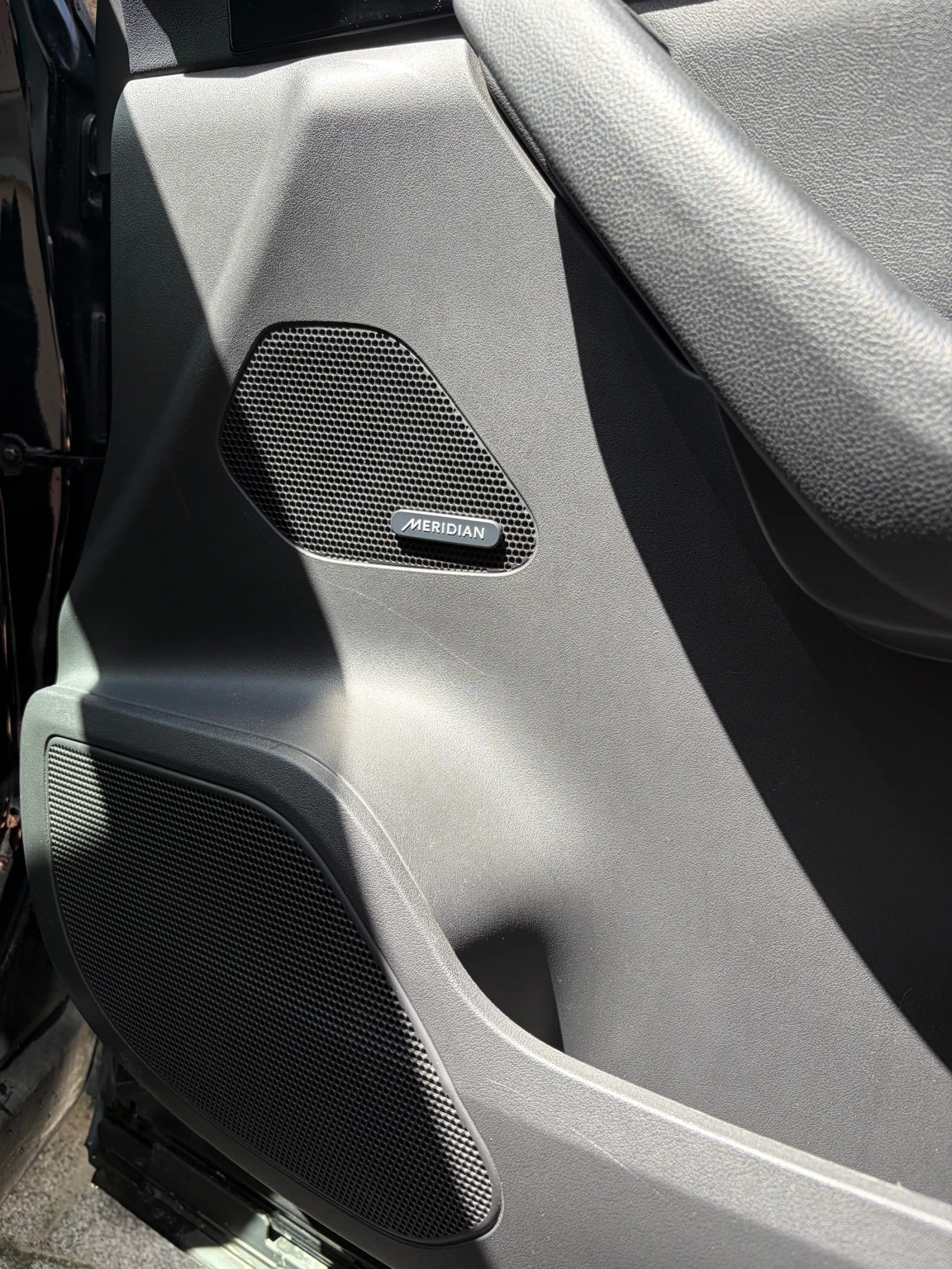 Jaguar F-PACE 3.0/ R-Design/ Pano, снимка 16 - Автомобили и джипове - 54332714