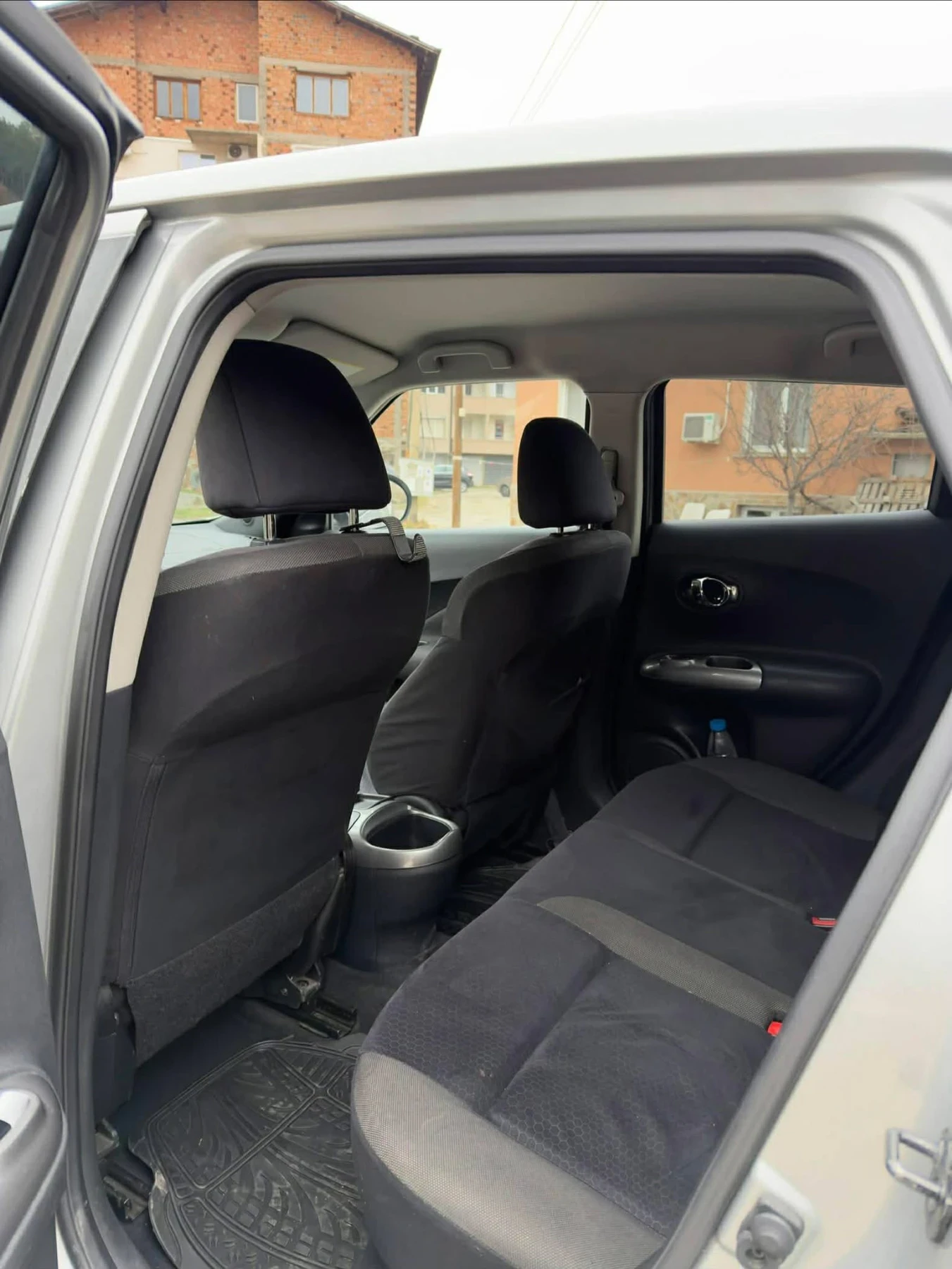 Nissan Juke, снимка 6 - Автомобили и джипове - 54478835