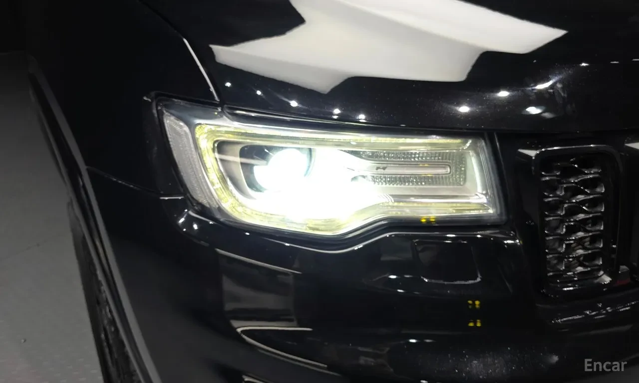 Jeep Grand cherokee 3.6 OVERLAND / BLACK ON BLACK / DISTRONIC / ОБДУХ, снимка 15 - Автомобили и джипове - 54635835