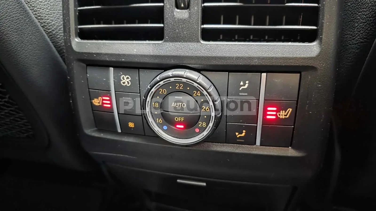 Mercedes-Benz GLE 350 4MATIC/ПАНОРАМА/ФИКСИРАНА ЦЕНА ДО БГ, снимка 13 - Автомобили и джипове - 54928449