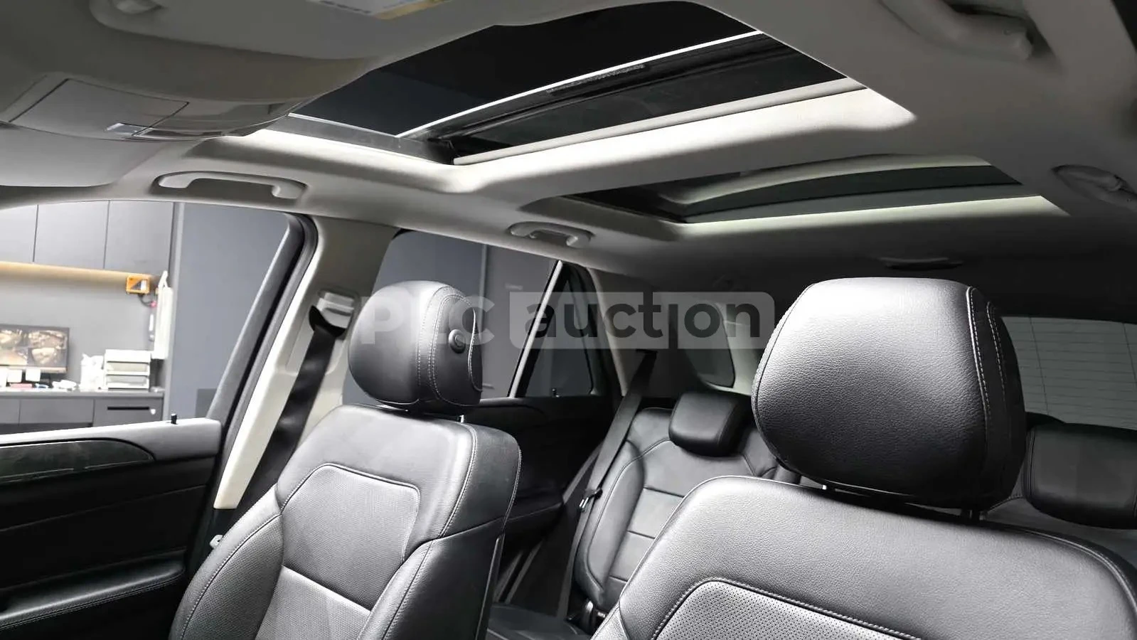 Mercedes-Benz GLE 350 4MATIC/ПАНОРАМА/ФИКСИРАНА ЦЕНА ДО БГ, снимка 7 - Автомобили и джипове - 54928449