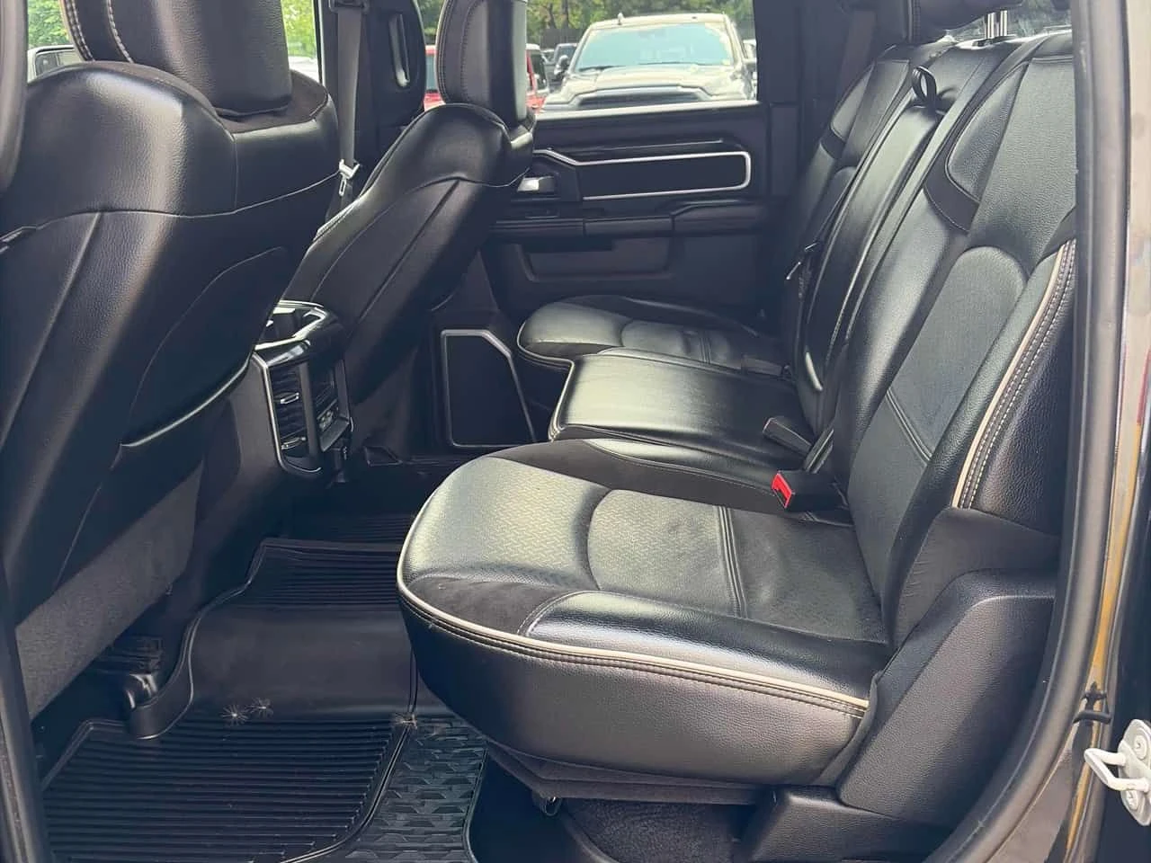 Dodge RAM 2500 Laramie / 6.7 DIESEL / CARFAX /АВТОКРЕДИТ , снимка 11 - Автомобили и джипове - 55601819