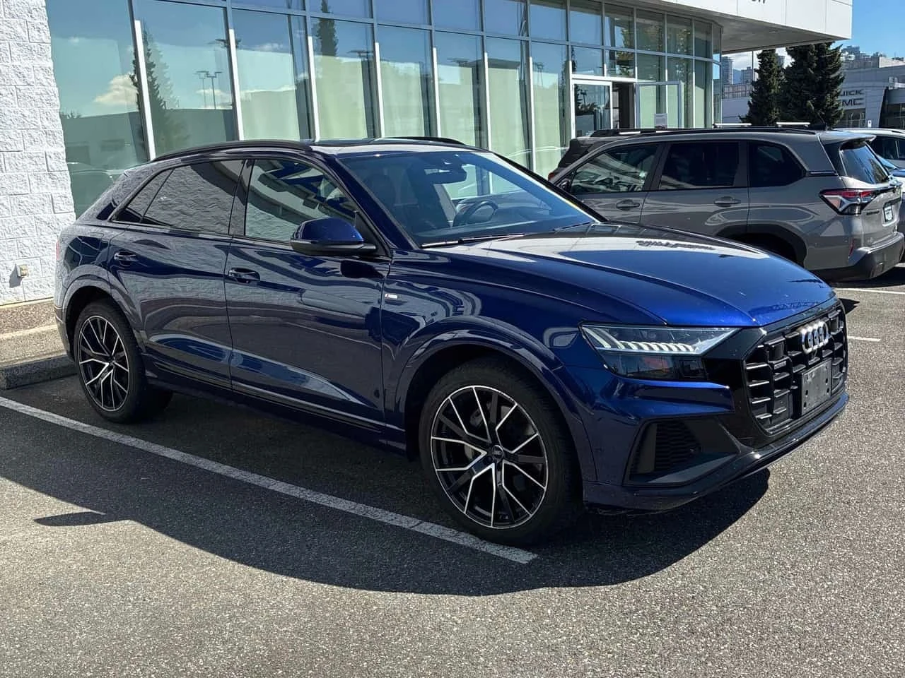 Audi Q8 * Technik * CARFAX * ОПЦИЯ ЗА ФИНАНСИРАНЕ, снимка 3 - Автомобили и джипове - 55798670