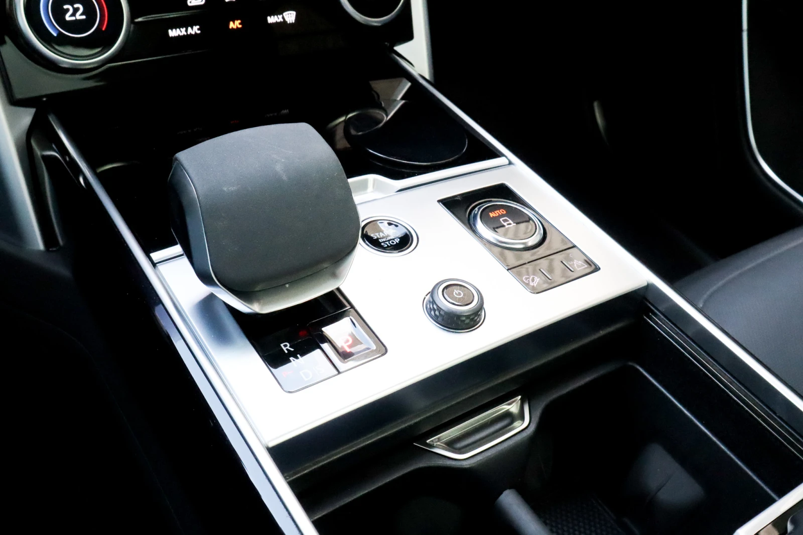 Land Rover Range rover SE * ОПЦИЯ ЗА ФИНАНСИРАНЕ , снимка 16 - Автомобили и джипове - 55988320