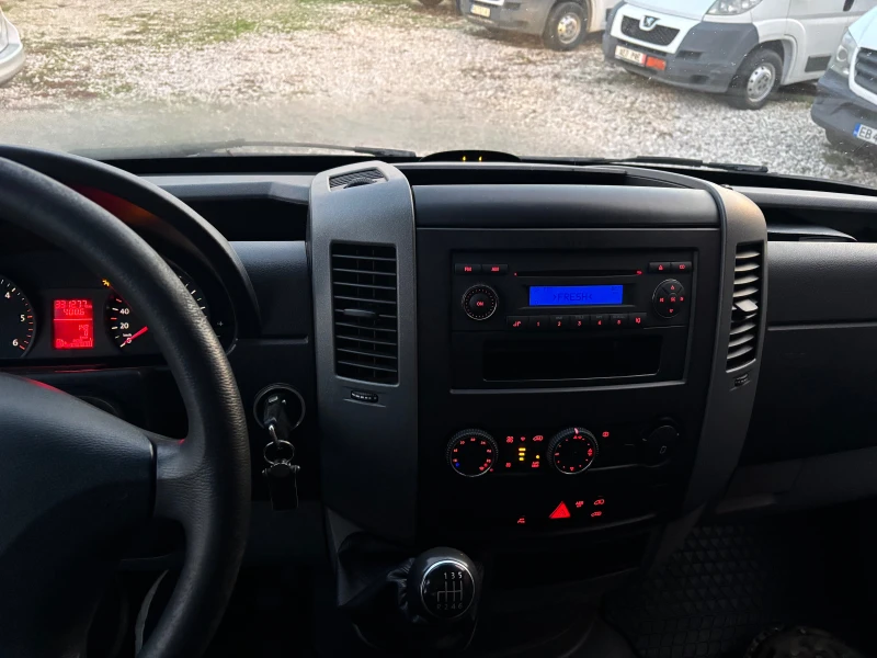 VW Crafter KLIMA TOP, снимка 10 - Бусове и автобуси - 52712575