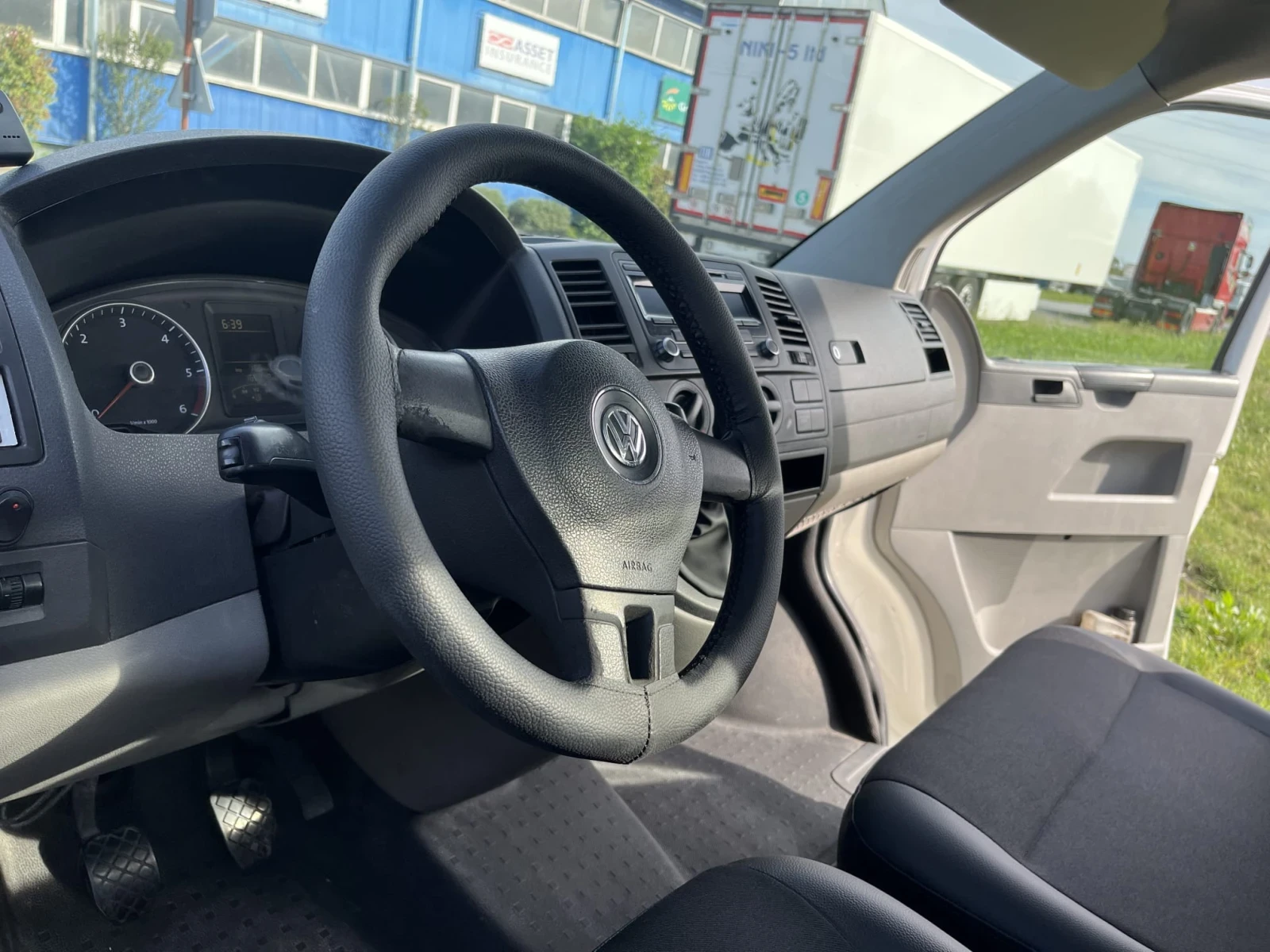 VW T5 Хладилен, снимка 5 - Бусове и автобуси - 53825531