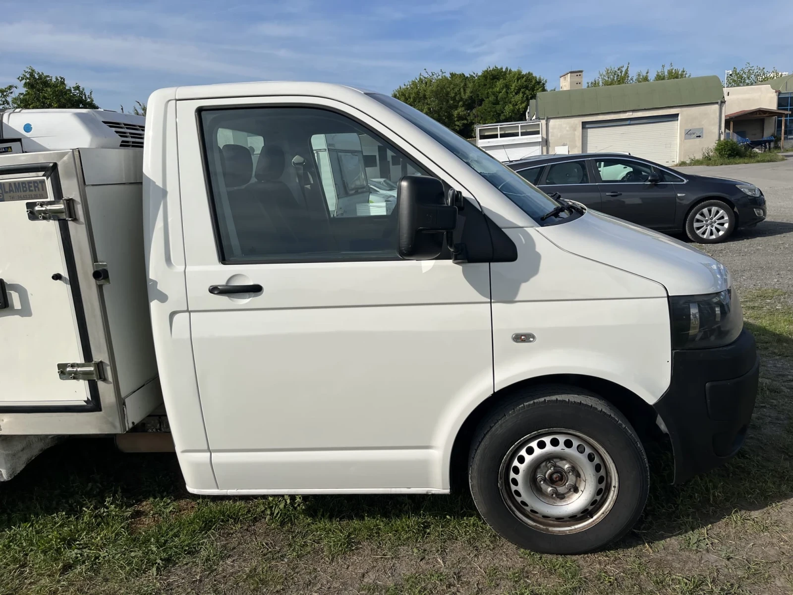 VW T5 Хладилен, снимка 3 - Бусове и автобуси - 53825531