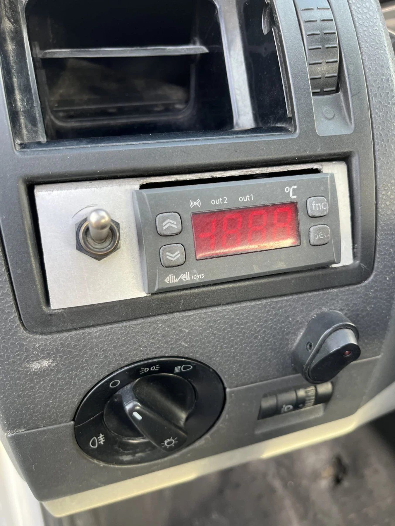 VW T5 Хладилен, снимка 15 - Бусове и автобуси - 53825531