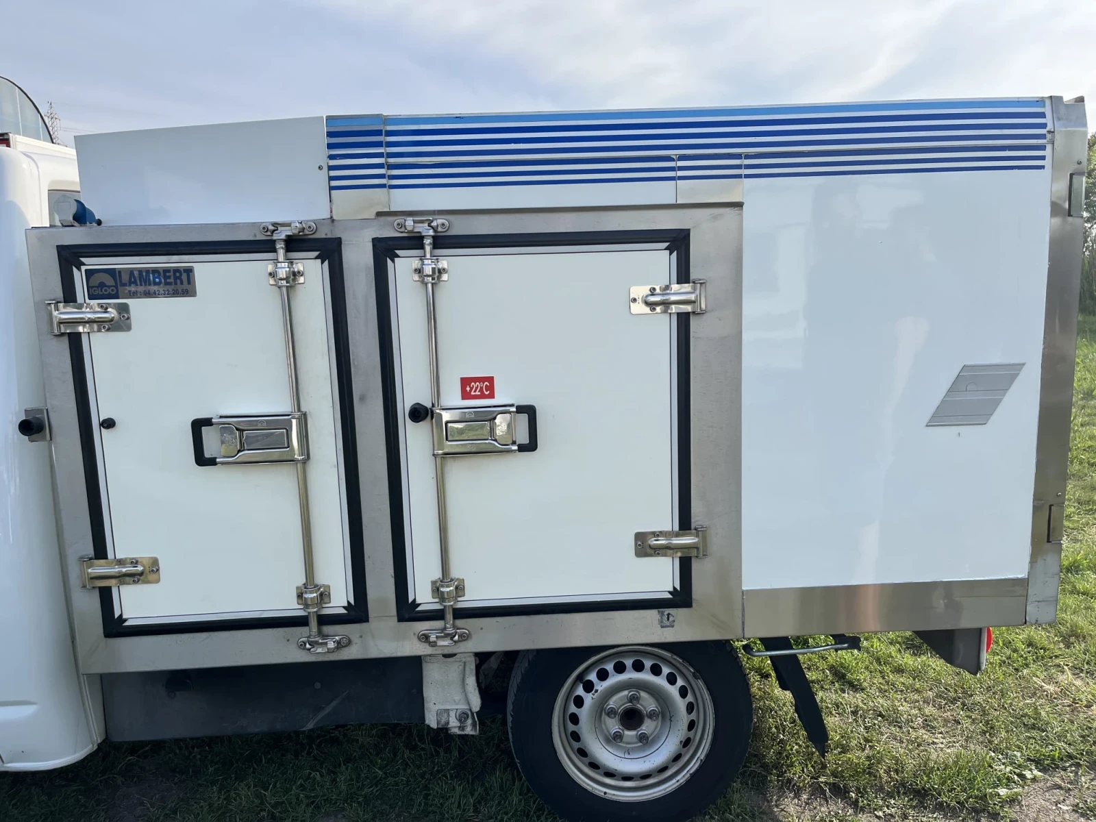 VW T5 Хладилен, снимка 9 - Бусове и автобуси - 53825531