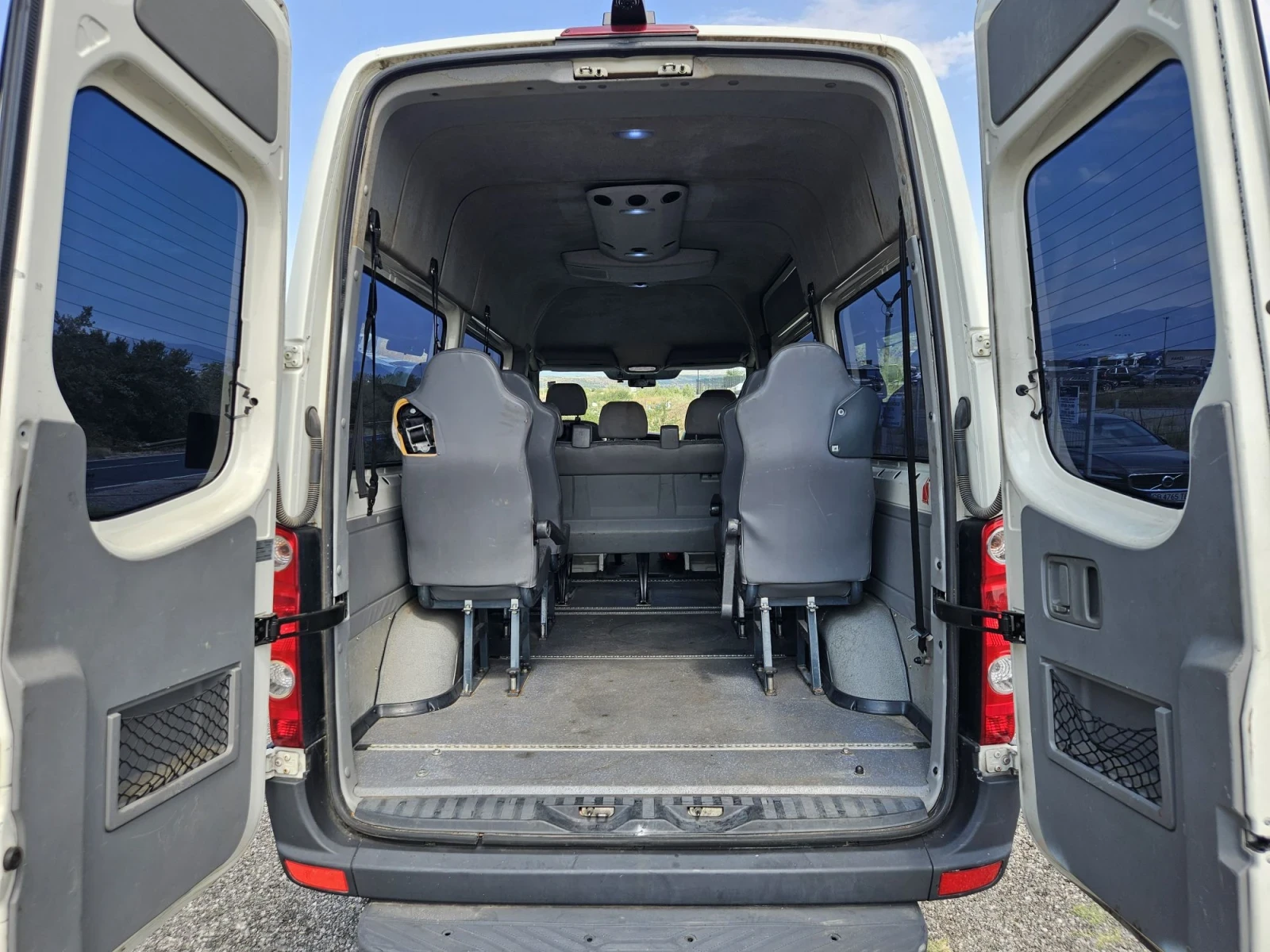 VW Crafter 2.5 TDI 9места, снимка 12 - Бусове и автобуси - 55883788