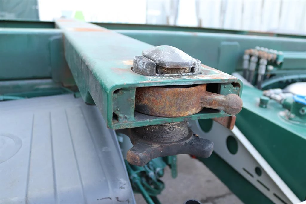 Mercedes-Benz Arocs 2546 - изображение 8