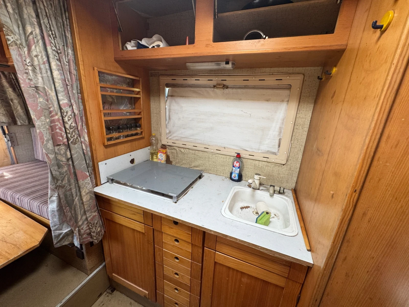 Кемпер Mercedes-Benz Mercedes 310 D - изображение 7