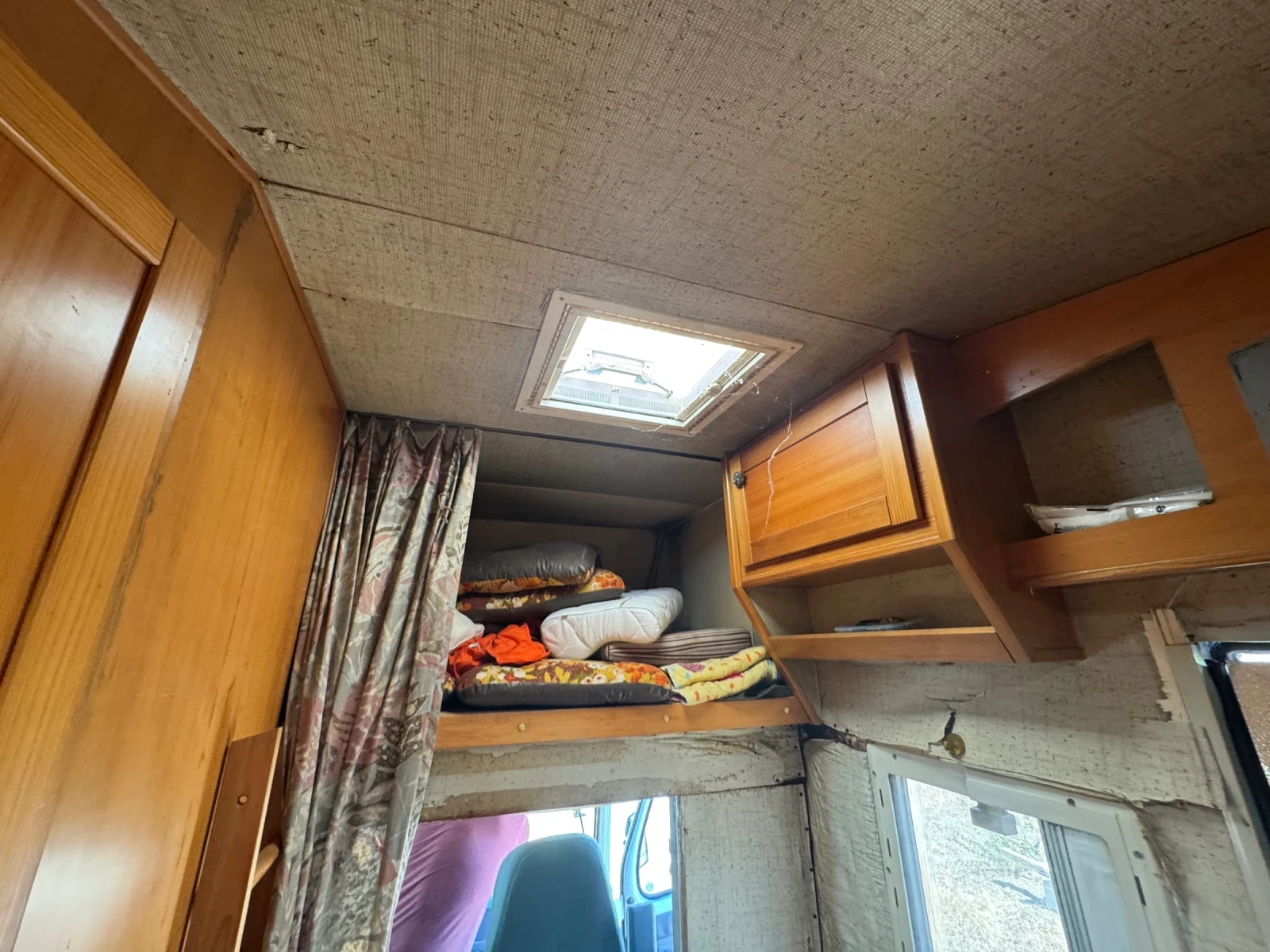 Кемпер Mercedes-Benz Mercedes 310 D - изображение 3