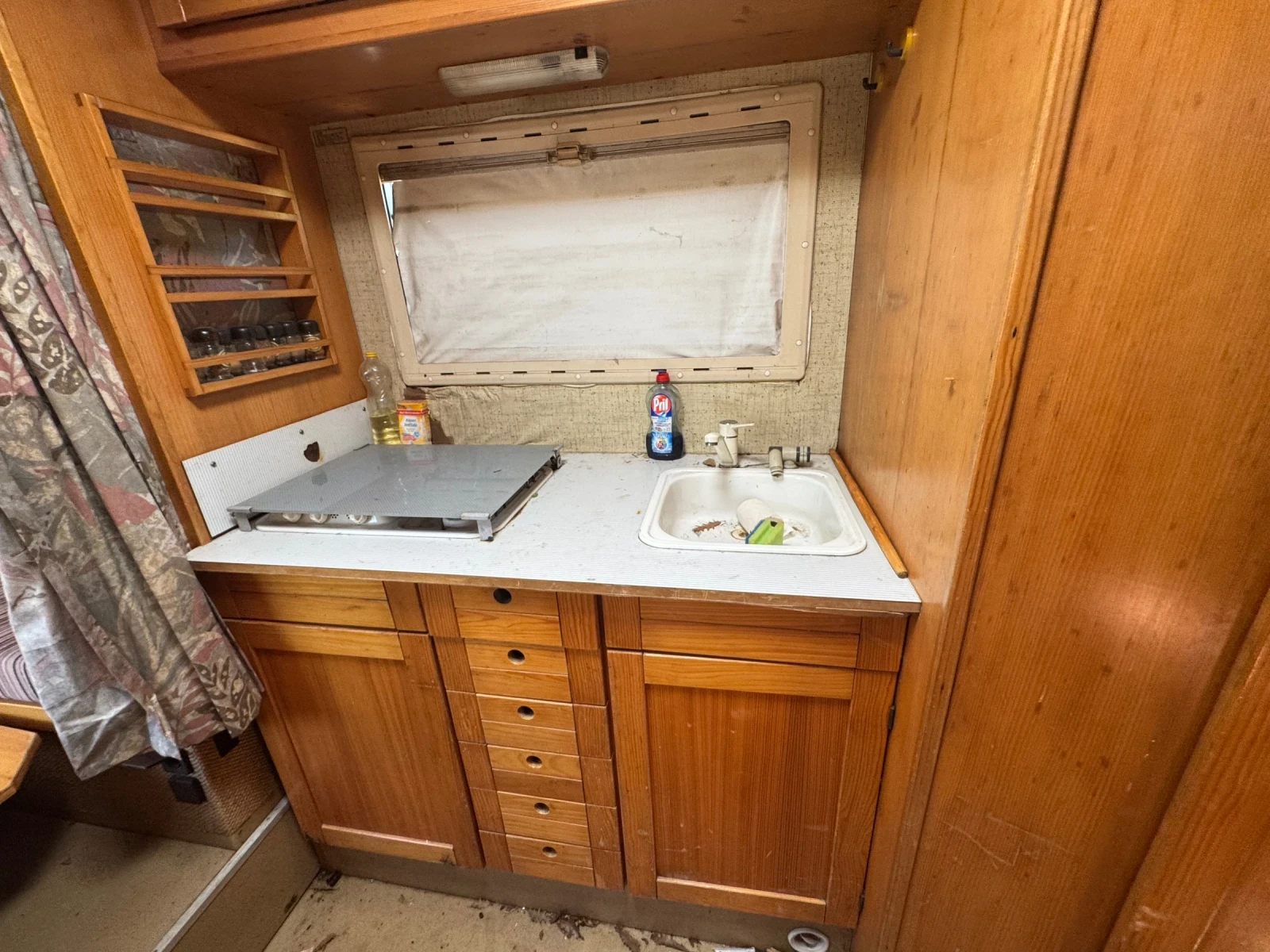 Кемпер Mercedes-Benz Mercedes 310 D - изображение 5