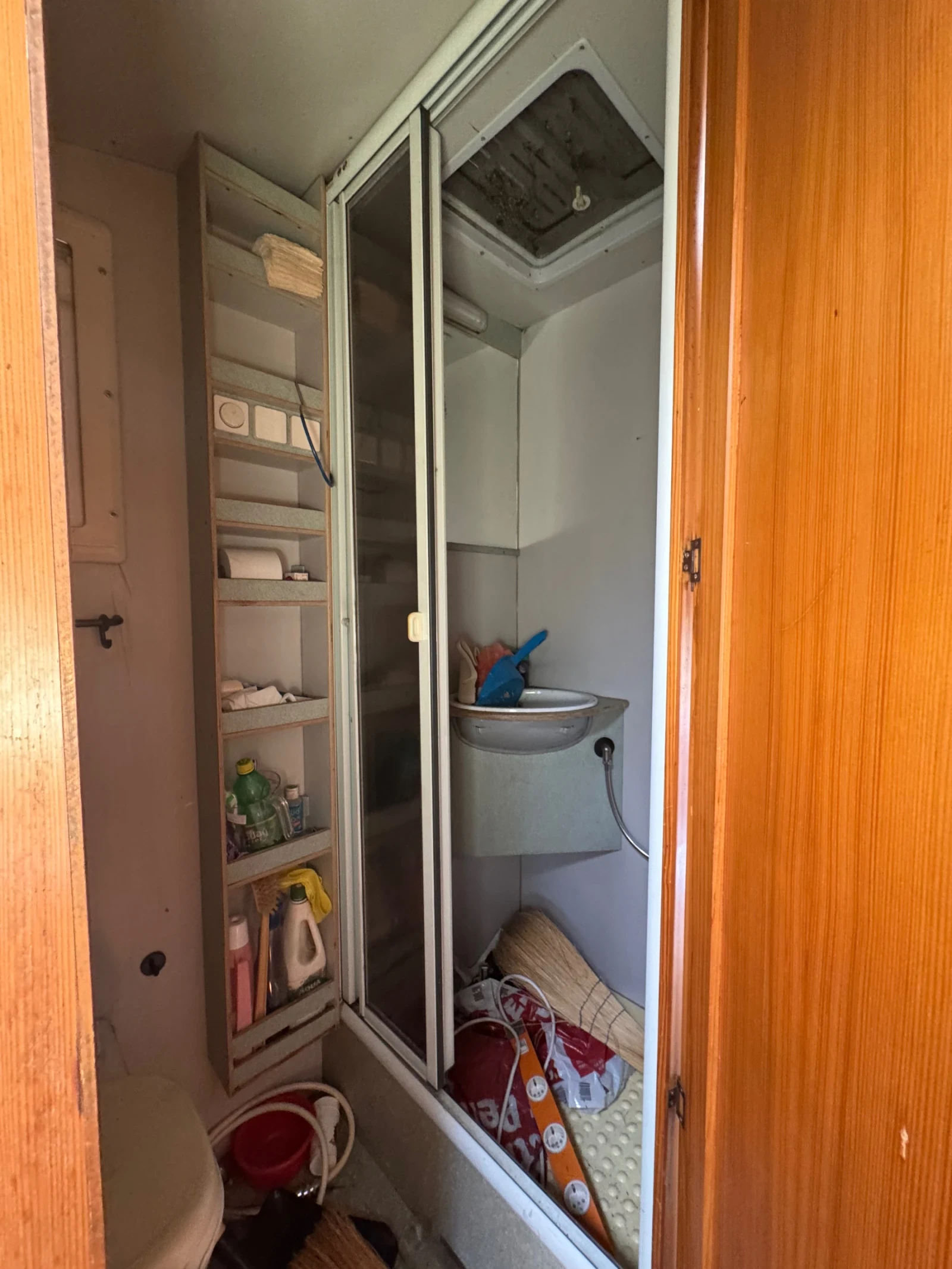 Кемпер Mercedes-Benz Mercedes 310 D - изображение 4