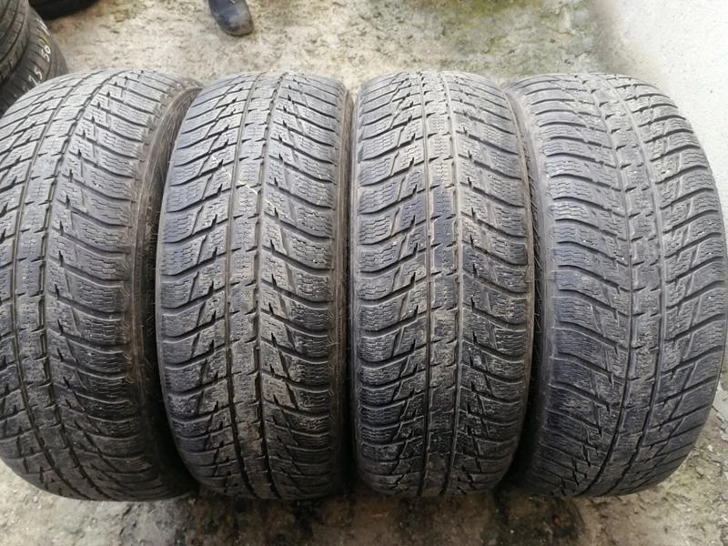 Гуми Зимни 235/55R19, снимка 1 - Гуми и джанти - 31187803