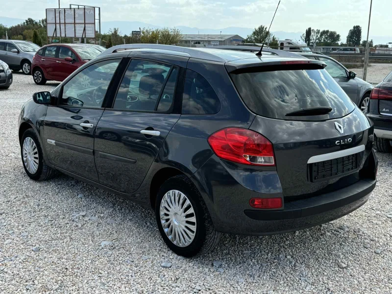 Renault Clio 1.2i, снимка 6 - Автомобили и джипове - 47321941