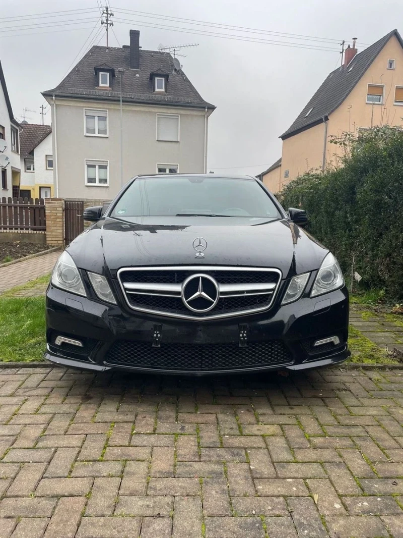 Mercedes-Benz E 220, снимка 6 - Автомобили и джипове - 49088958