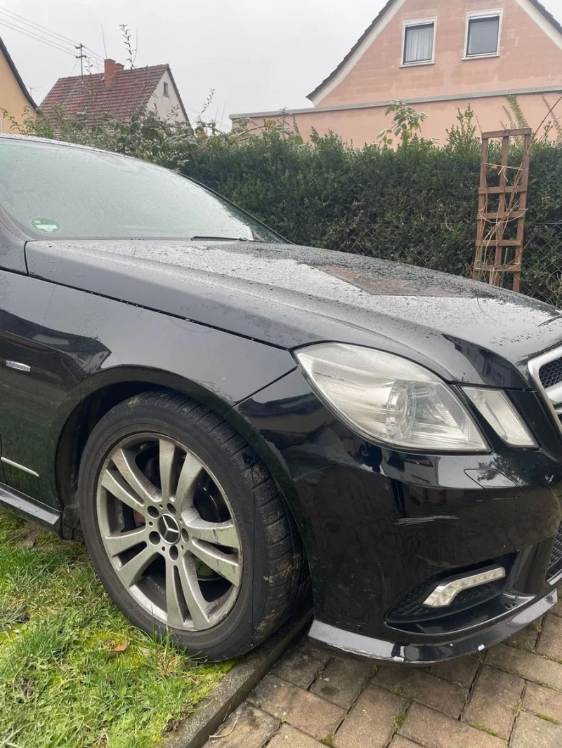 Mercedes-Benz E 220, снимка 2 - Автомобили и джипове - 49088958