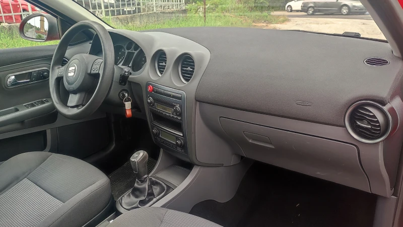 Seat Ibiza 1.4i ГАЗ, снимка 10 - Автомобили и джипове - 49210663