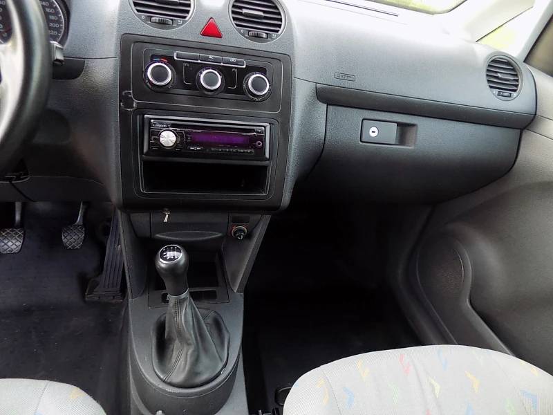 VW Caddy MAXI, снимка 10 - Автомобили и джипове - 50313458