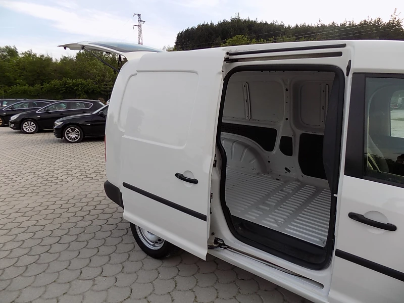 VW Caddy MAXI, снимка 8 - Автомобили и джипове - 50313458