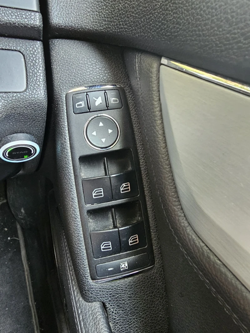 Mercedes-Benz C 200 AMG 63 Pack LPG, снимка 12 - Автомобили и джипове - 52351794