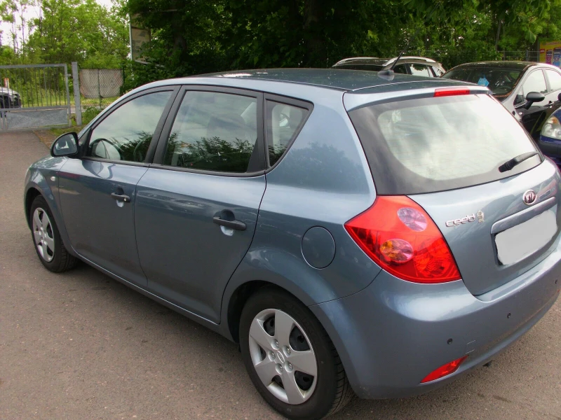 Kia Ceed 1.6, снимка 6 - Автомобили и джипове - 52661939