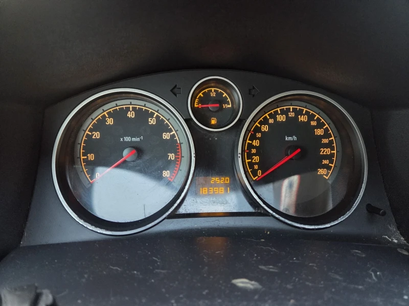 Opel Astra 1, 6i Кабрио Твърд Покрив, снимка 15 - Автомобили и джипове - 52776590