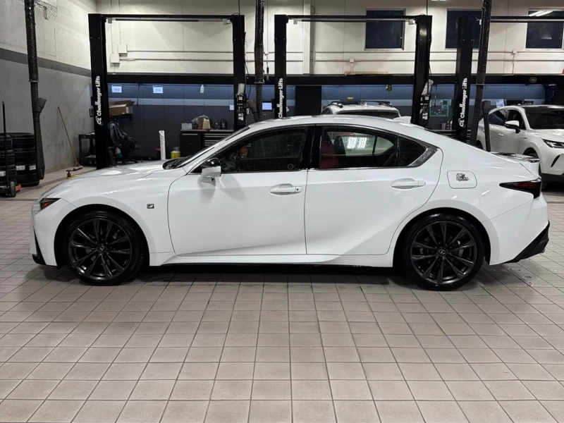 Lexus IS * 300 * CARFAX * БЕЗ ПЪРВОНАЧАЛНА ВНОСКА, снимка 2 - Автомобили и джипове - 52894599