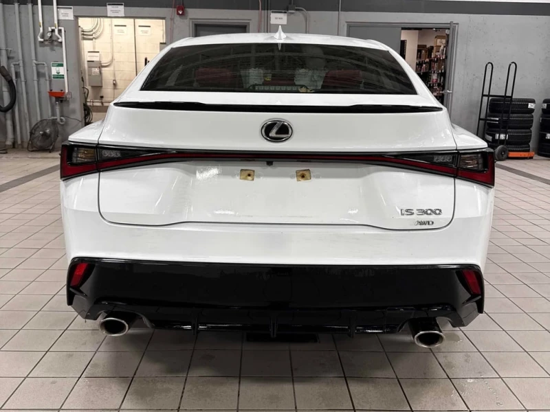 Lexus IS * 300 * CARFAX * БЕЗ ПЪРВОНАЧАЛНА ВНОСКА, снимка 4 - Автомобили и джипове - 52894599