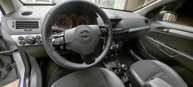 Opel Astra 1, 9 CDTI, OPC пакет, снимка 12 - Автомобили и джипове - 53392541