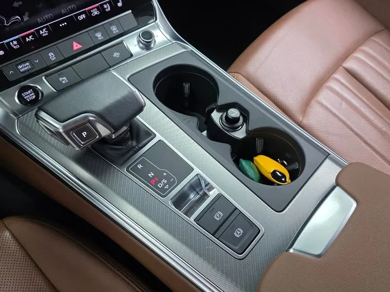 Audi A6 C8 45 TFSI, снимка 9 - Автомобили и джипове - 55707138