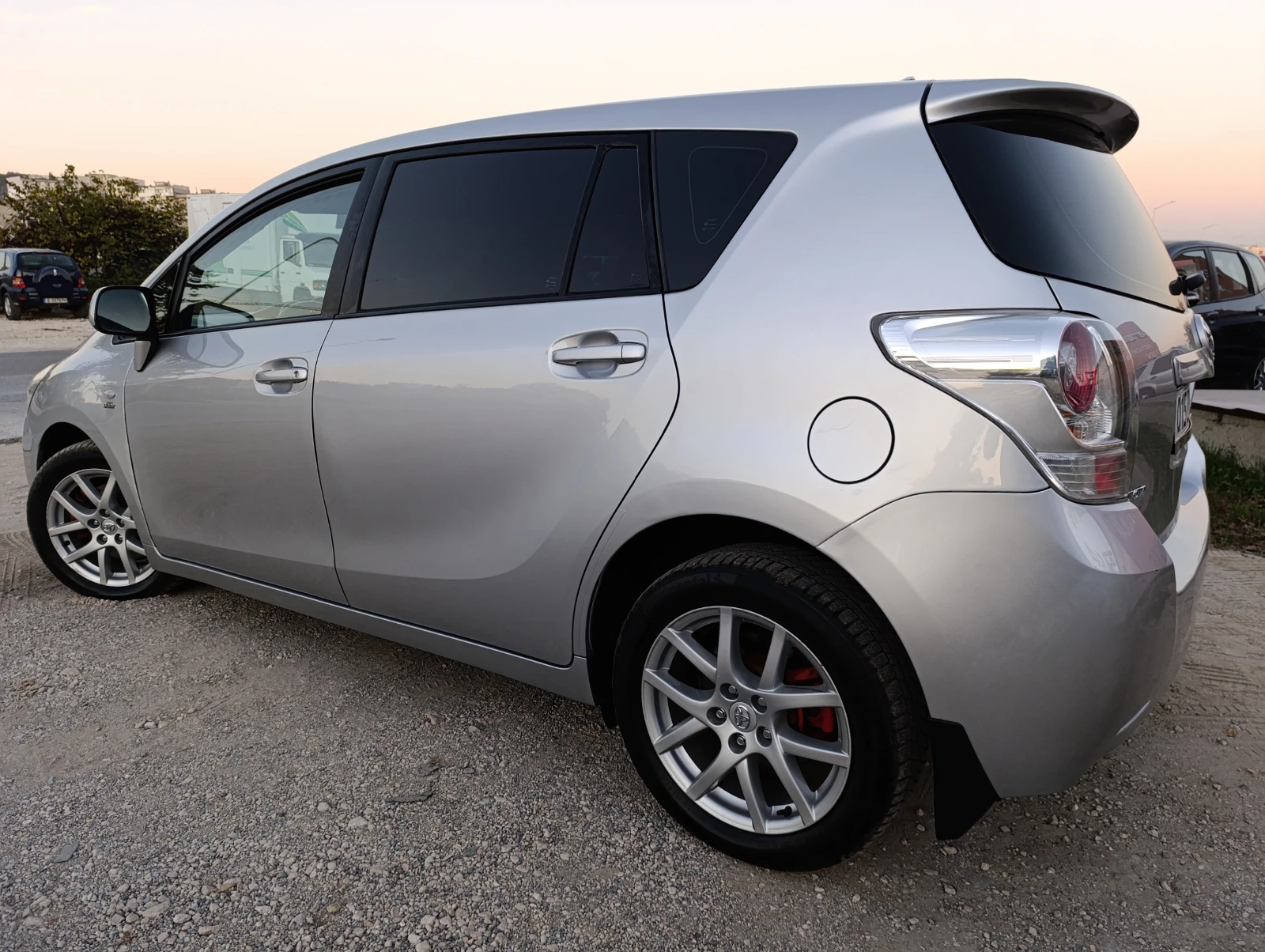 Toyota Verso 2.2 D-CAT CH - изображение 5